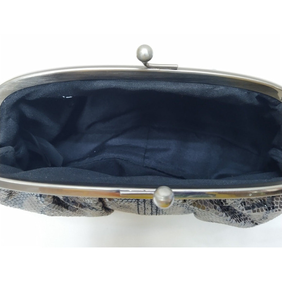 Kenneth Cole Reaction Gray Leather Snakeskin Embossed Kisslock Framed Clutch - Picture 9 of 12